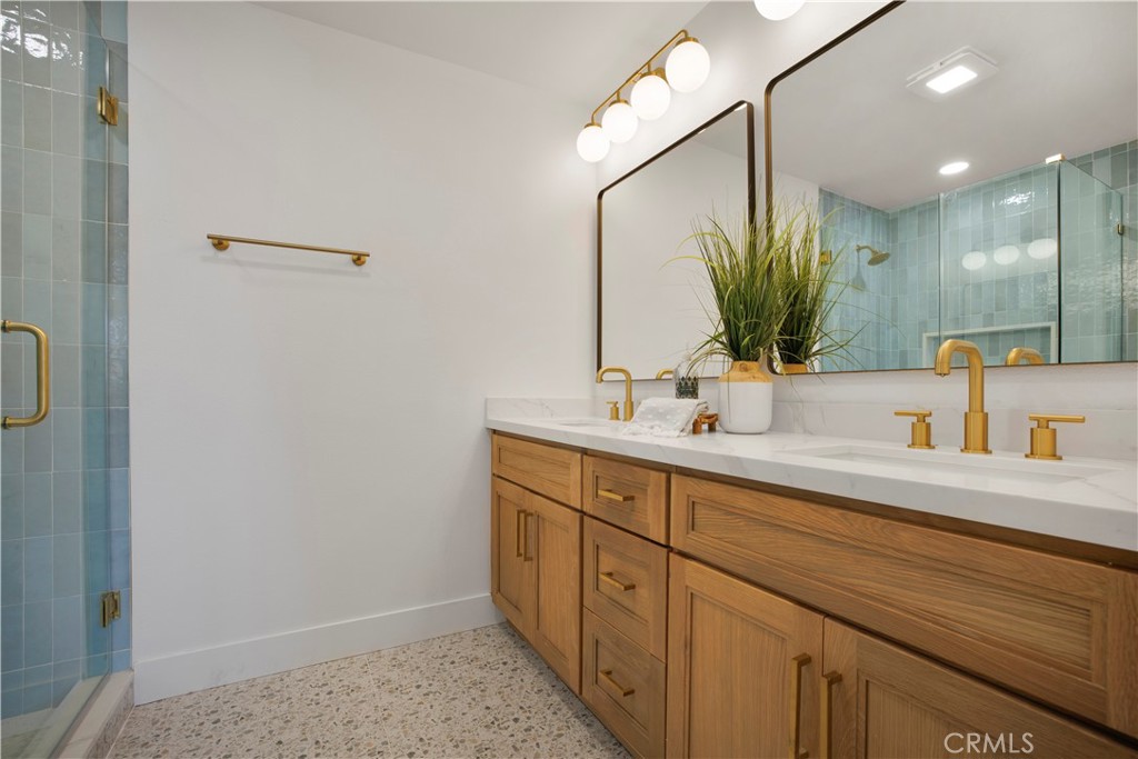 1347 W Princeton Street