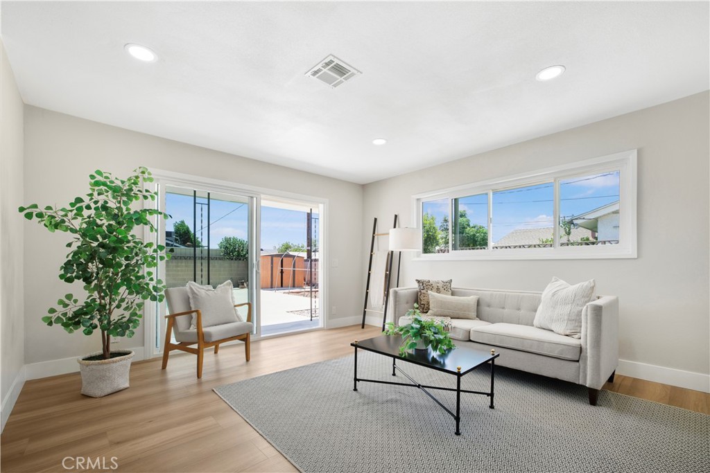 1347 W Princeton Street