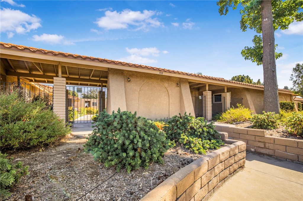 939 W Pine Street 44/D