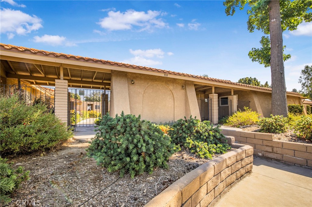 939 W Pine Street 44/D