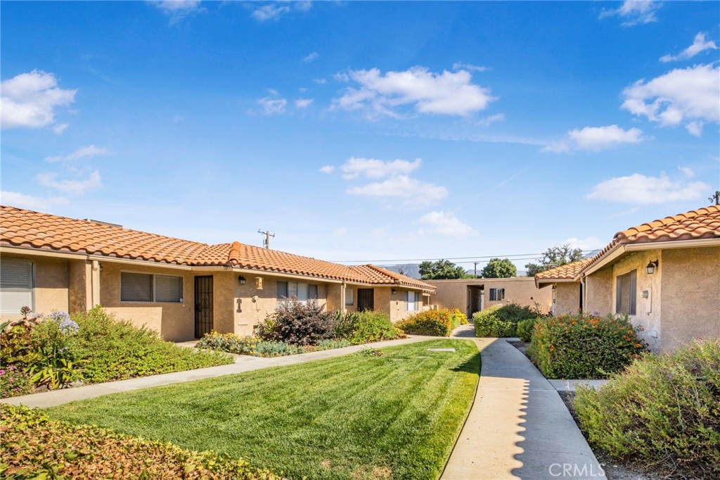 939 W Pine Street 44/D