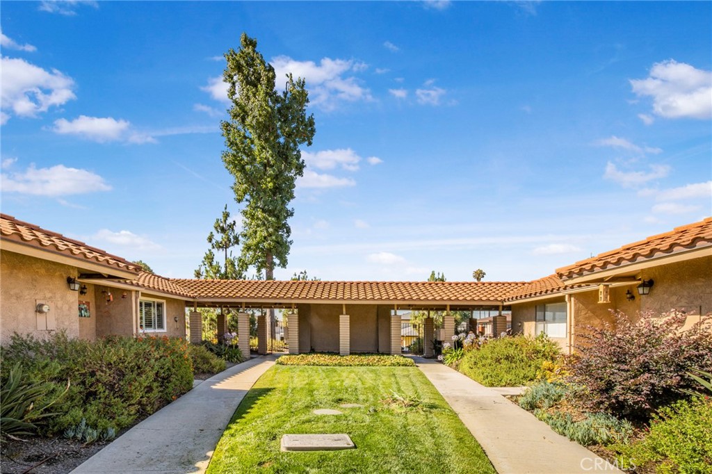 939 W Pine Street 44/D