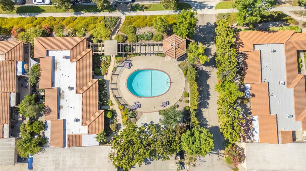 939 W Pine Street 44/D