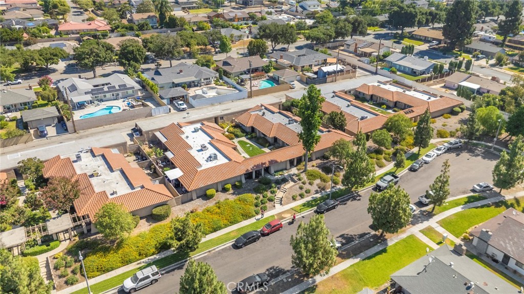 939 W Pine Street 44/D