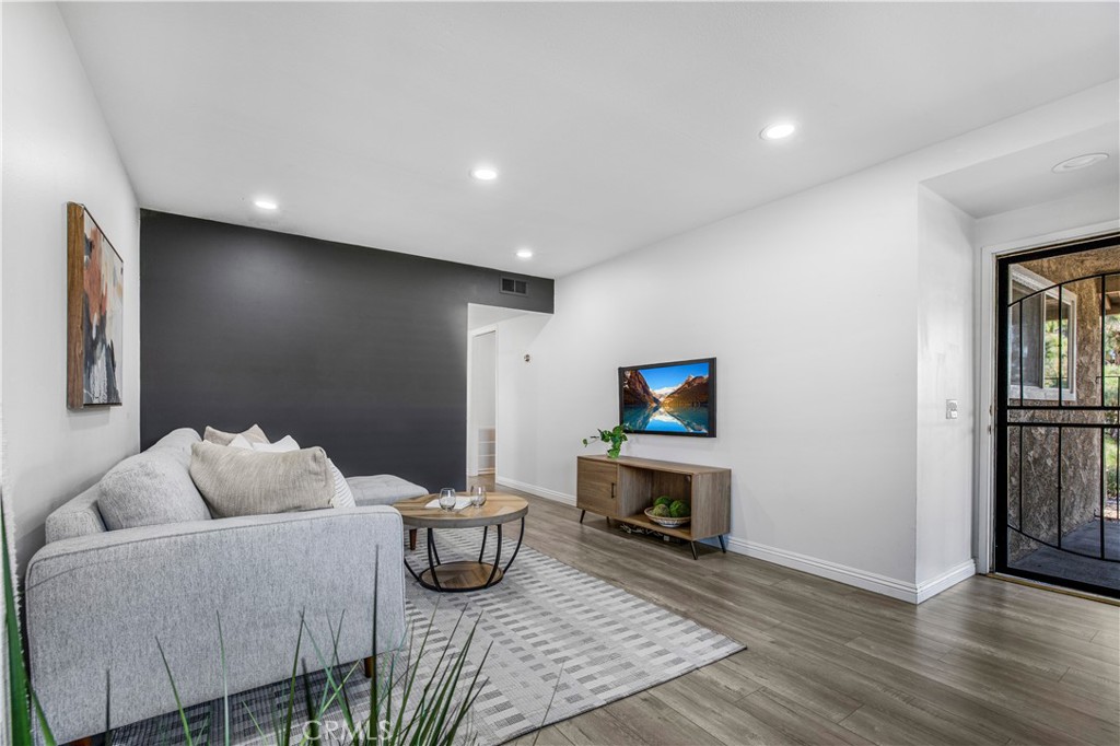 939 W Pine Street 44/D