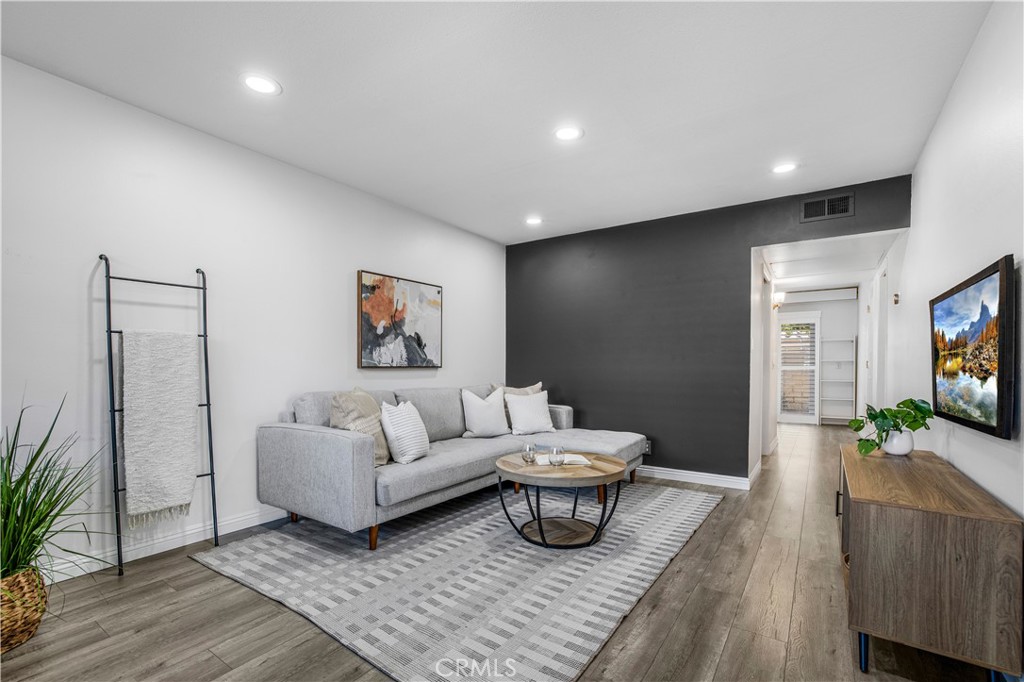 939 W Pine Street 44/D