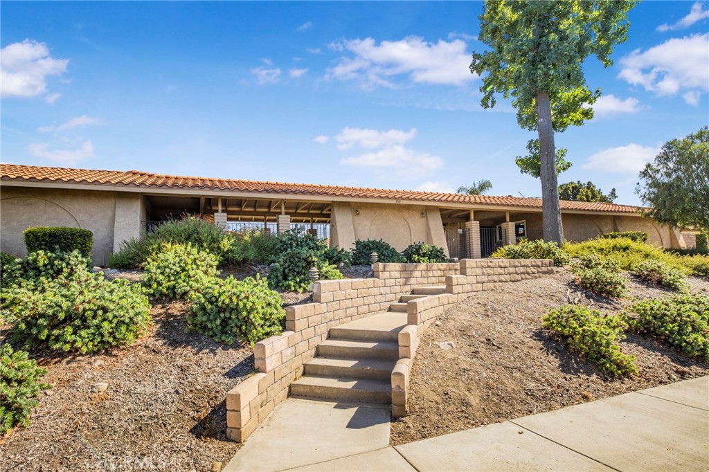 939 W Pine Street 44/D