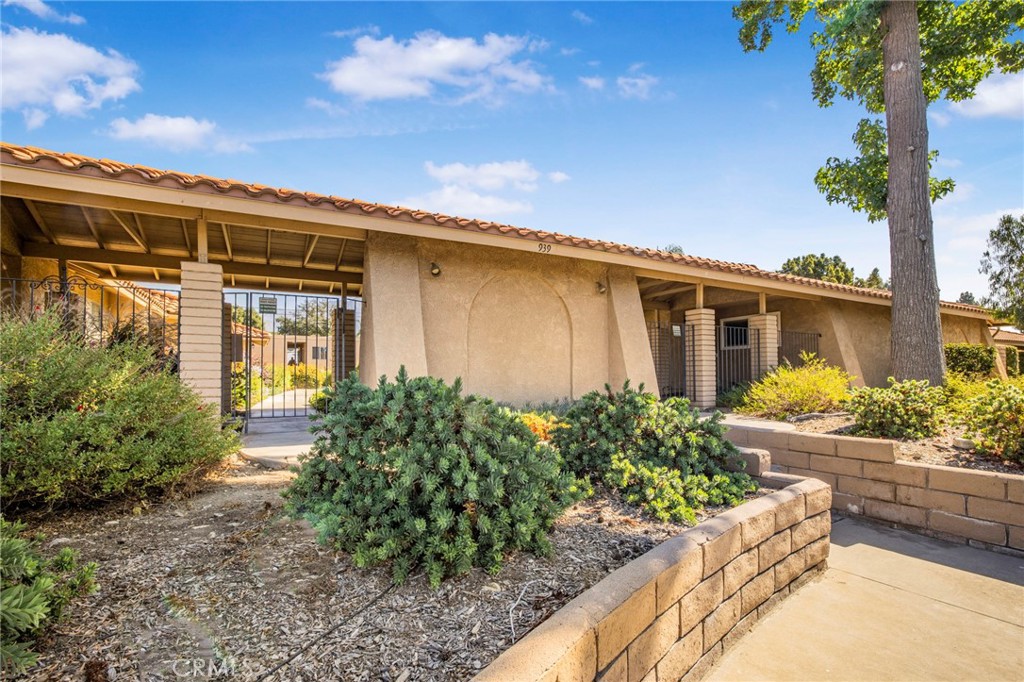 939 W Pine Street 44/D