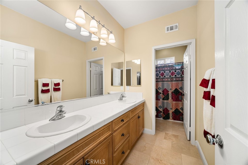 1238 Leggio Lane