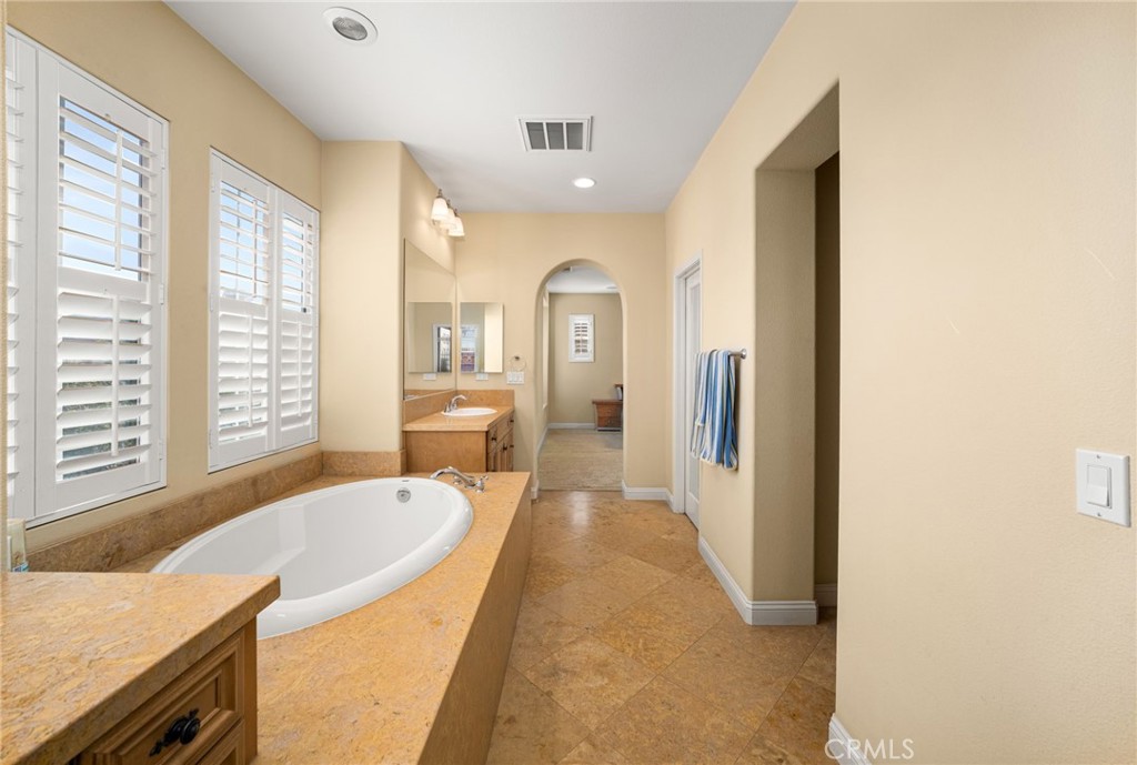 1238 Leggio Lane