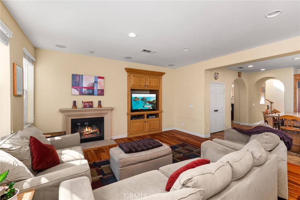 1238 Leggio Lane