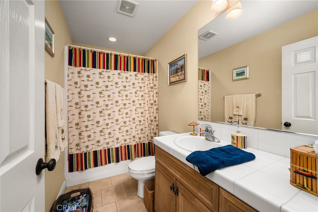 1238 Leggio Lane