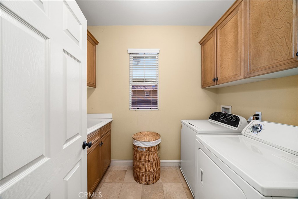 1238 Leggio Lane