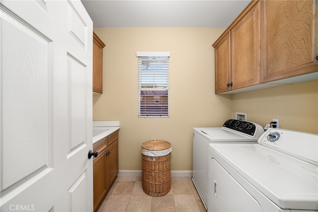 1238 Leggio Lane