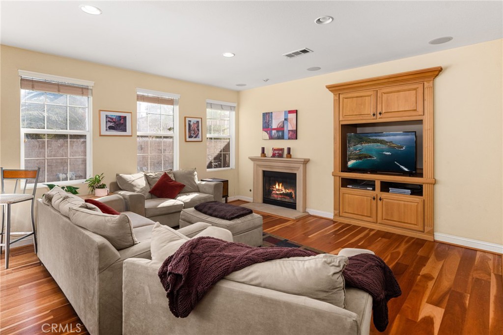 1238 Leggio Lane