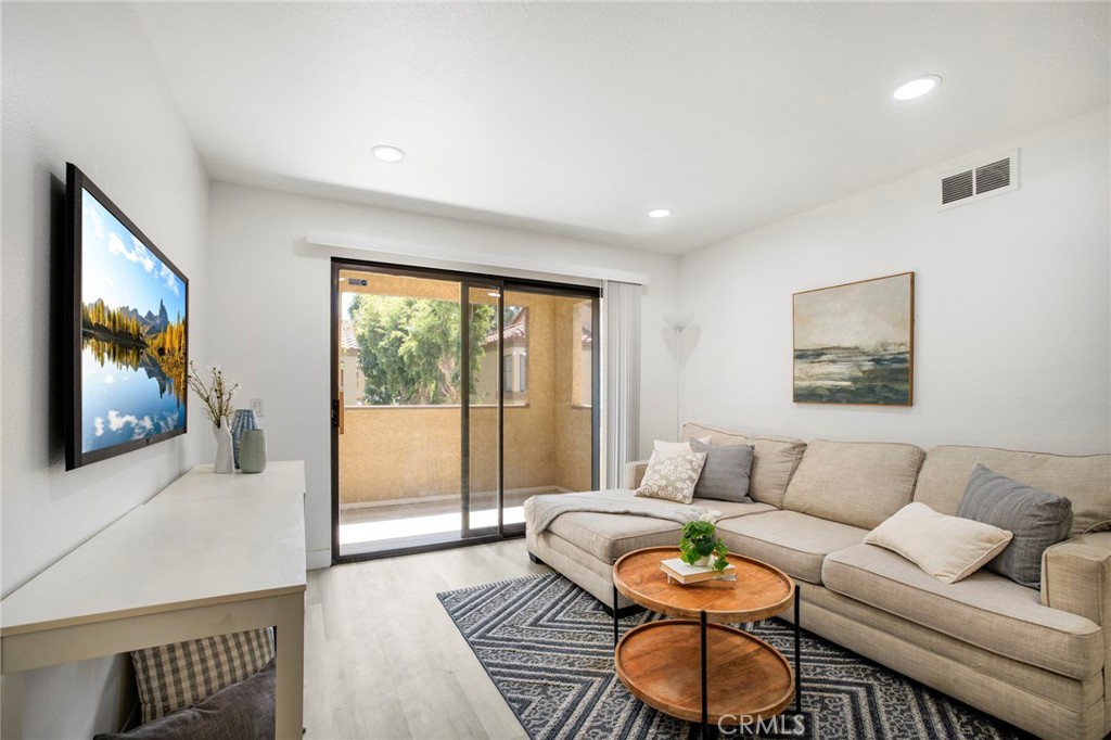 1140 W Blaine Street 202