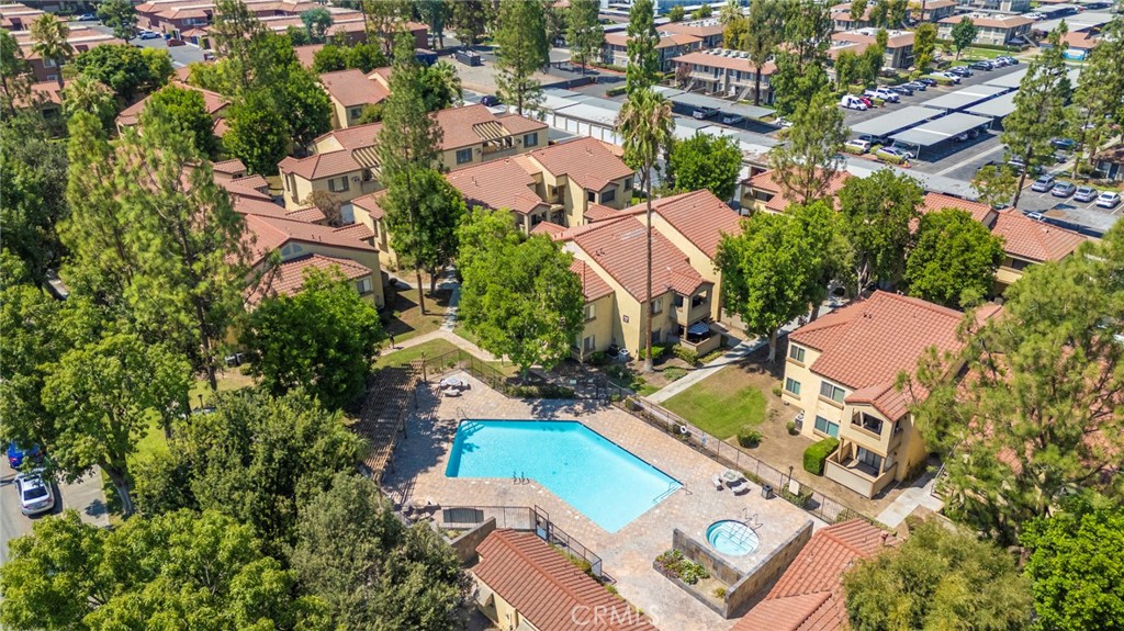 1140 W Blaine Street 202