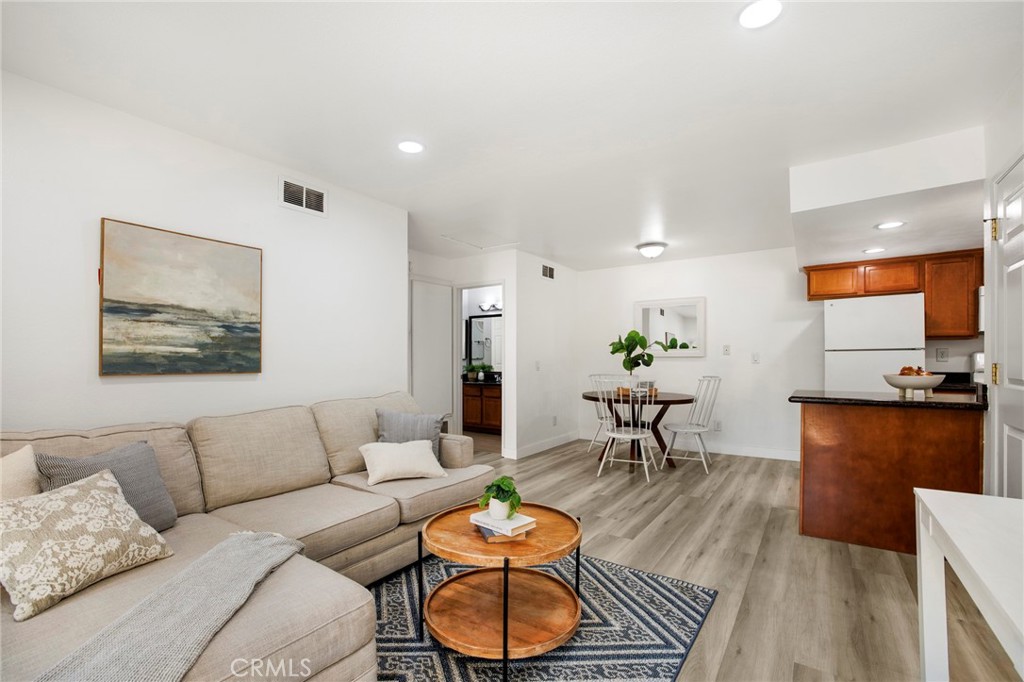 1140 W Blaine Street 202