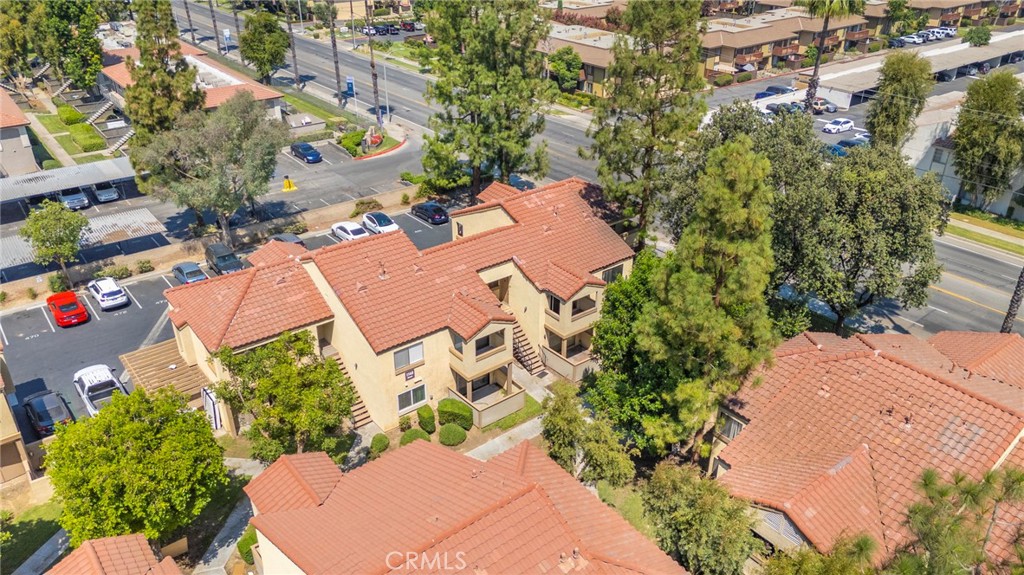 1140 W Blaine Street 202