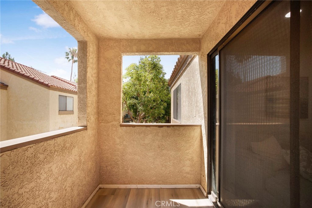 1140 W Blaine Street 202