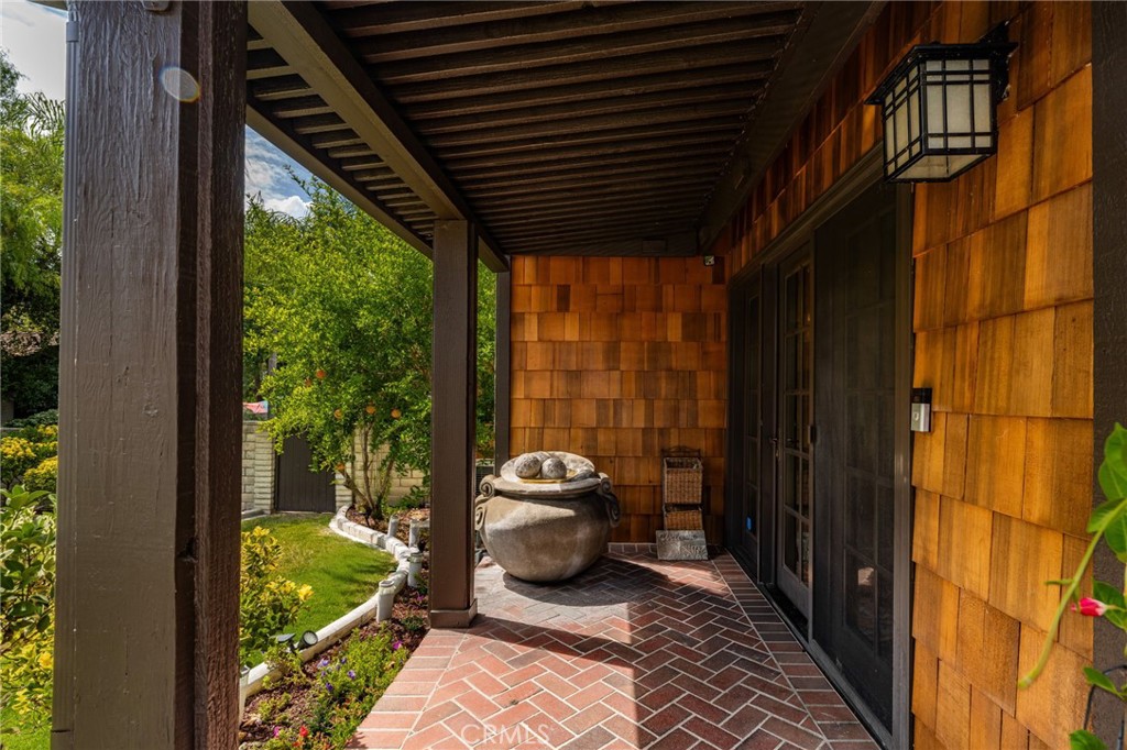 2305 Bonnie Brae Avenue