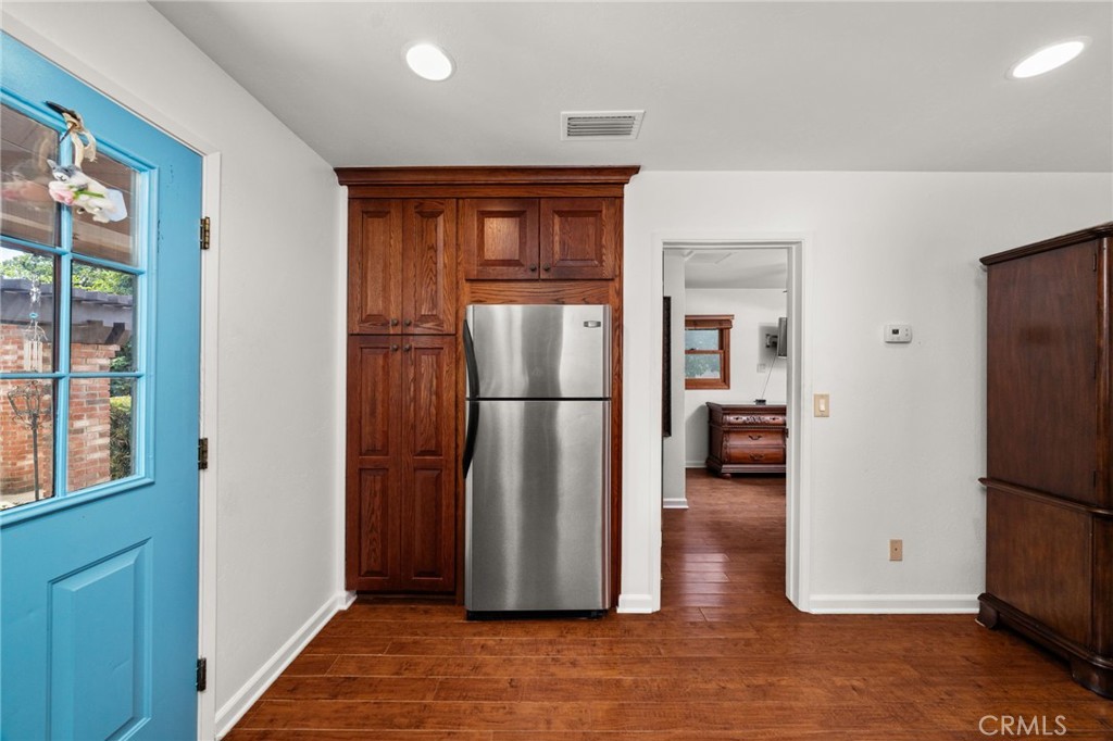 2305 Bonnie Brae Avenue