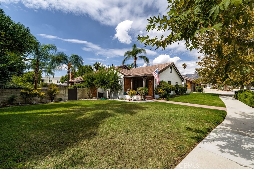 2305 Bonnie Brae Avenue