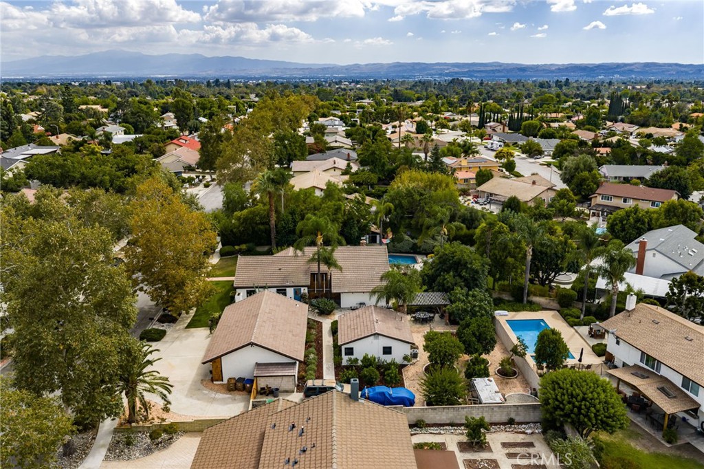 2305 Bonnie Brae Avenue