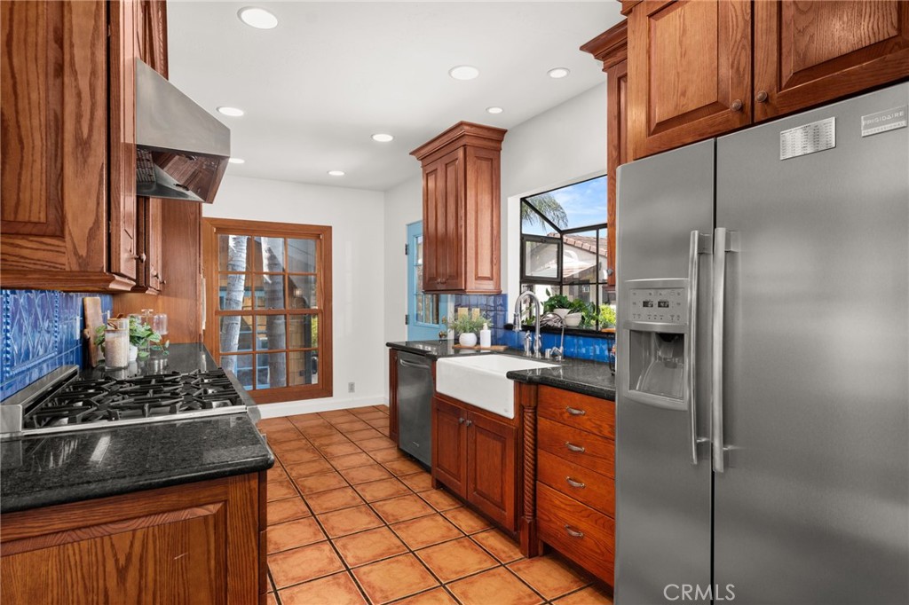 2305 Bonnie Brae Avenue