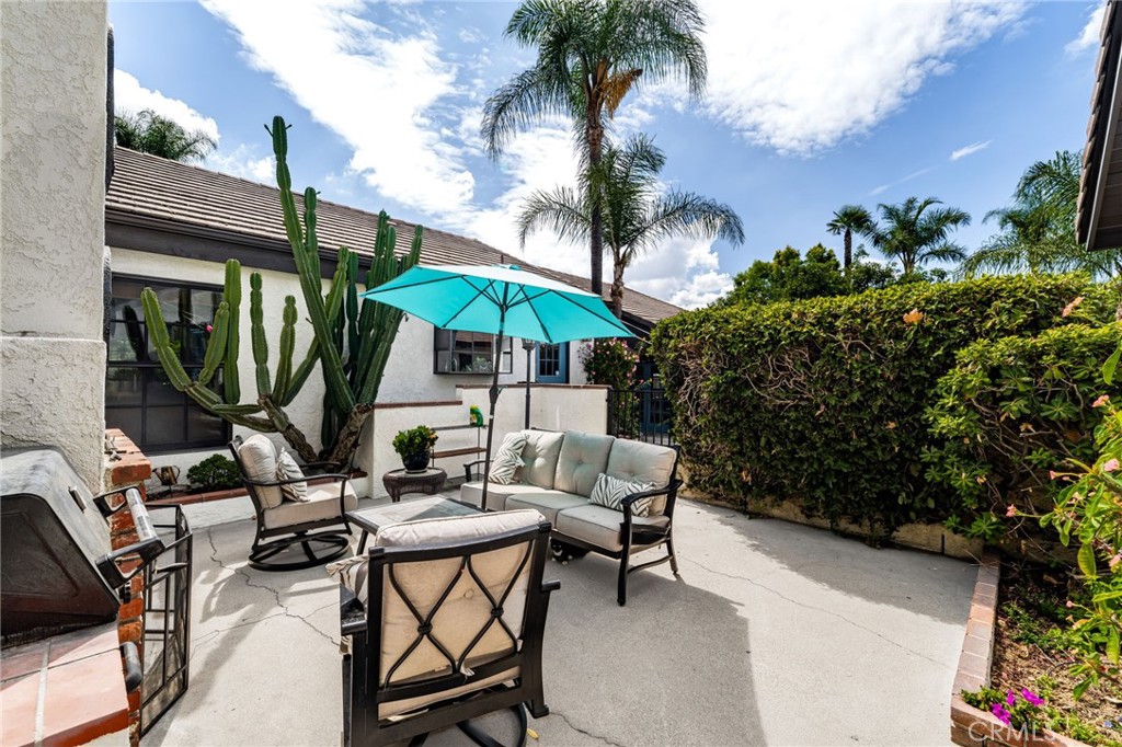 2305 Bonnie Brae Avenue