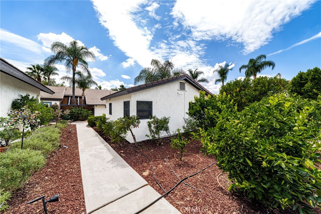 2305 Bonnie Brae Avenue