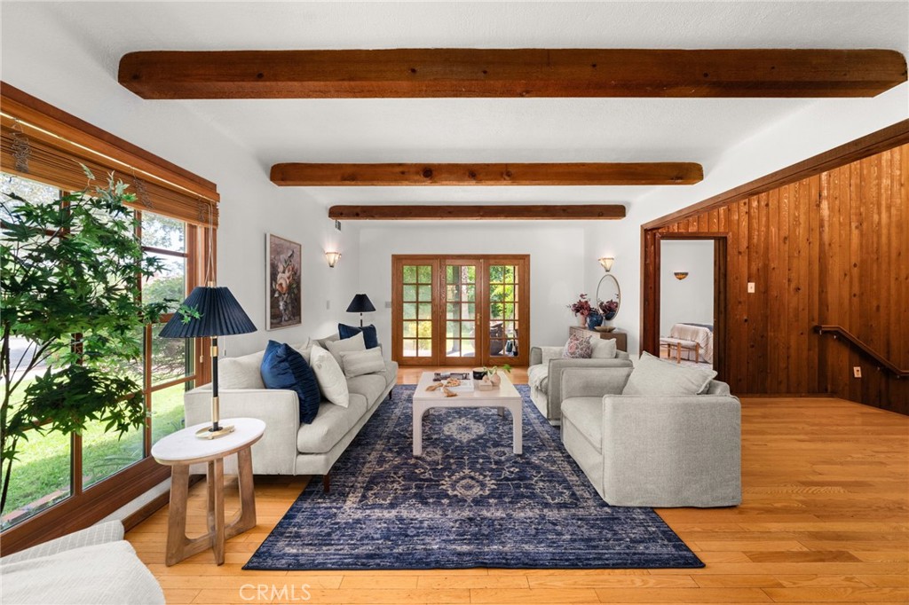 2305 Bonnie Brae Avenue