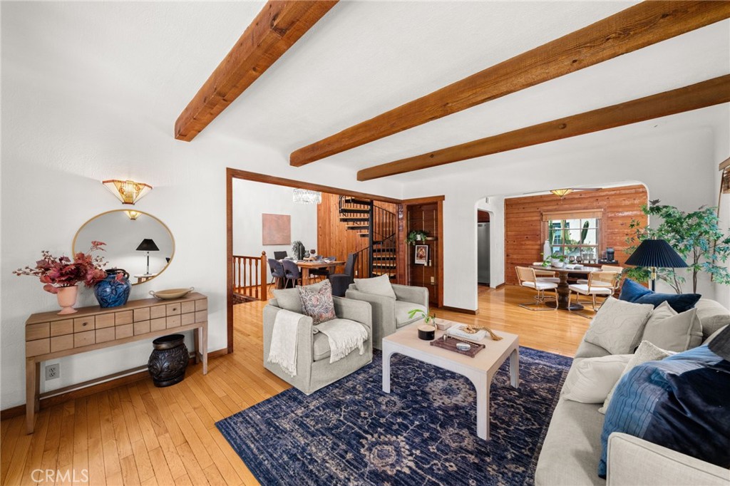 2305 Bonnie Brae Avenue