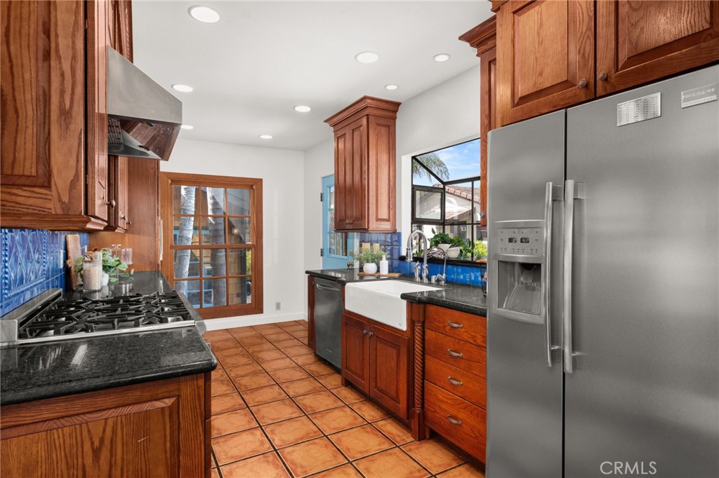 2305 Bonnie Brae Avenue