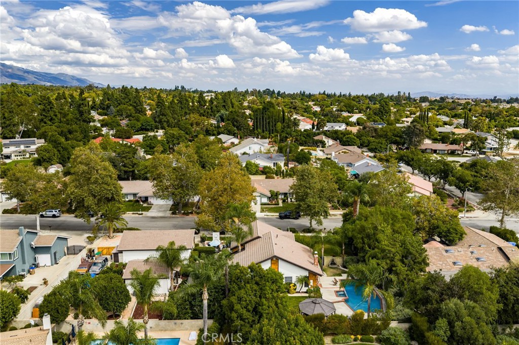 2305 Bonnie Brae Avenue