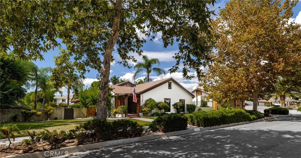 2305 Bonnie Brae Avenue