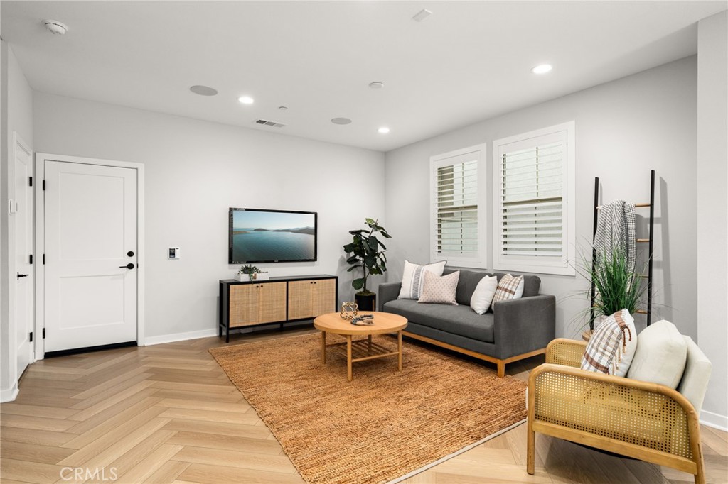 1419 N Indian Hill Boulevard