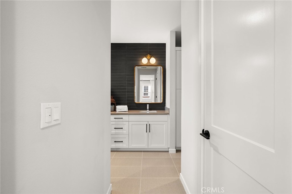 1419 N Indian Hill Boulevard