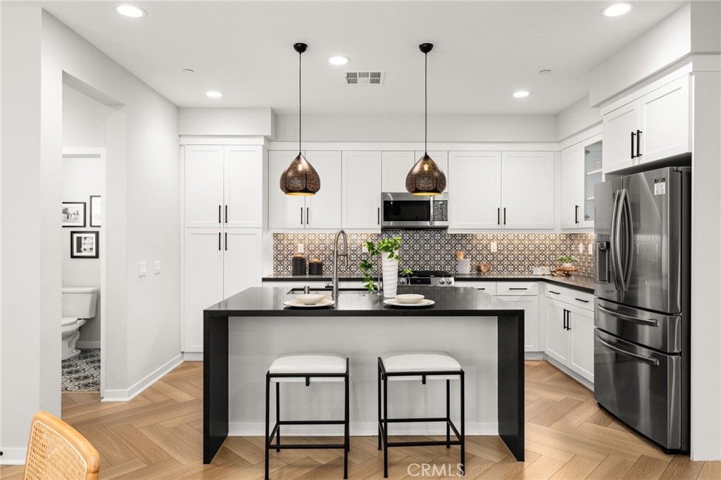 1419 N Indian Hill Boulevard