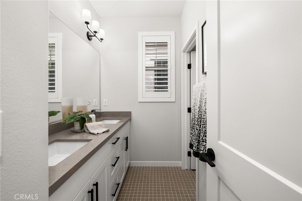 1419 N Indian Hill Boulevard