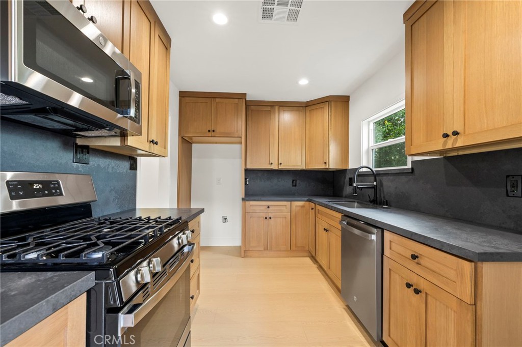 3064 Sepulveda Avenue