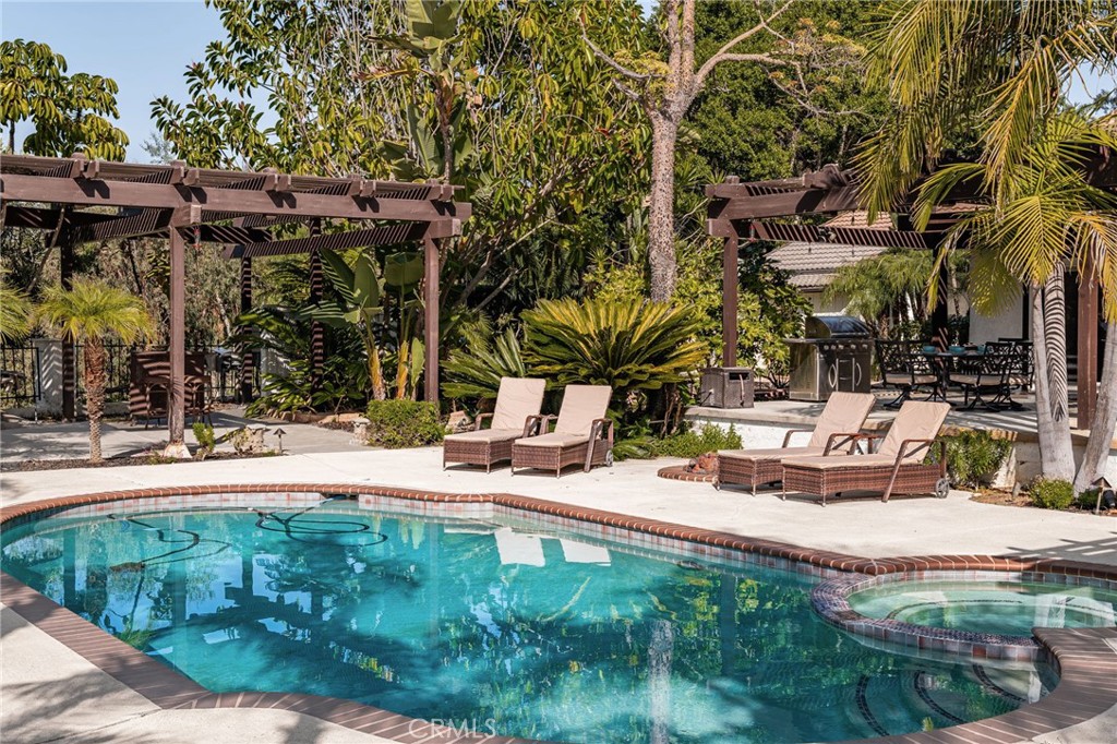 2465 Via Oeste Drive