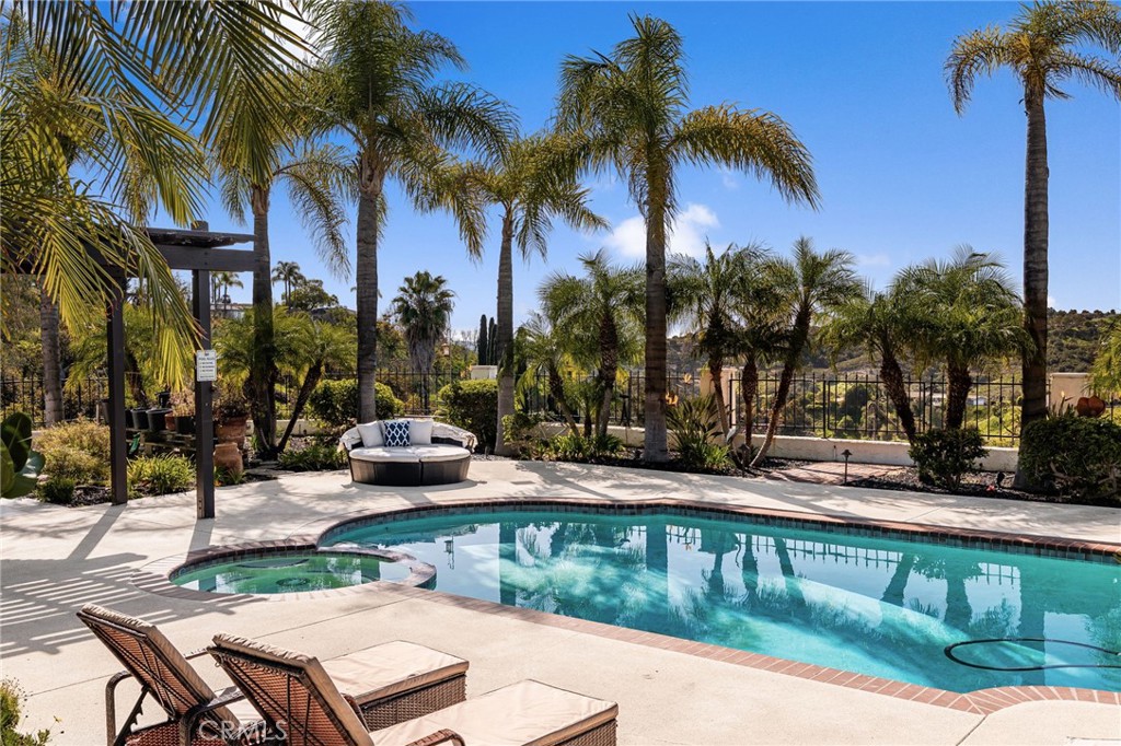 2465 Via Oeste Drive