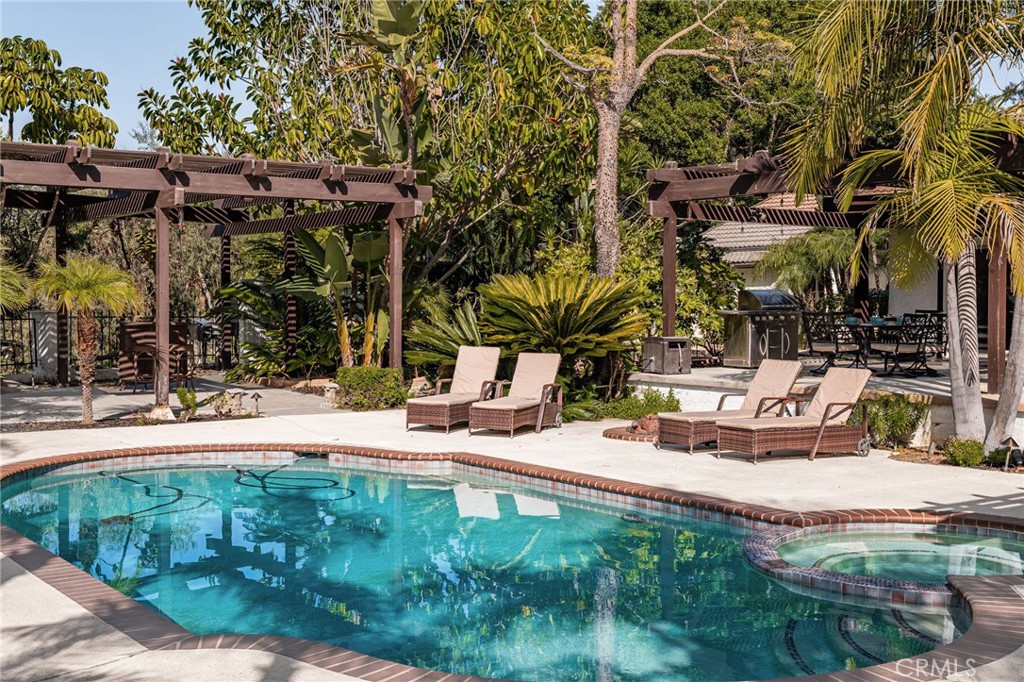 2465 Via Oeste Drive