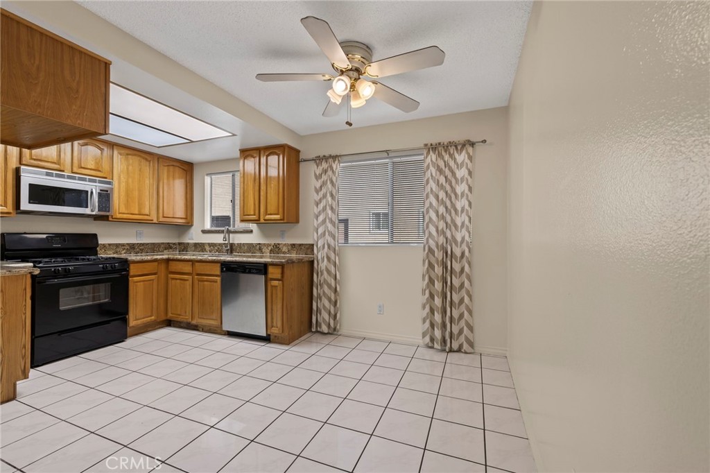 216 Whitney Avenue 2