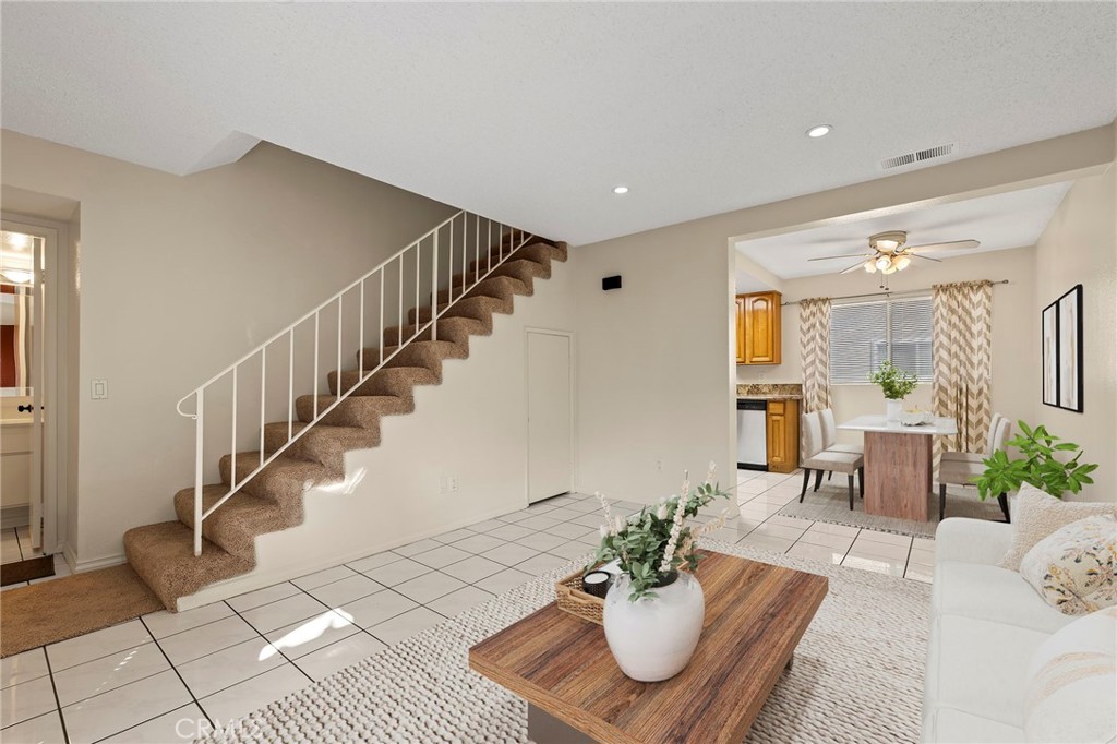 216 Whitney Avenue 2