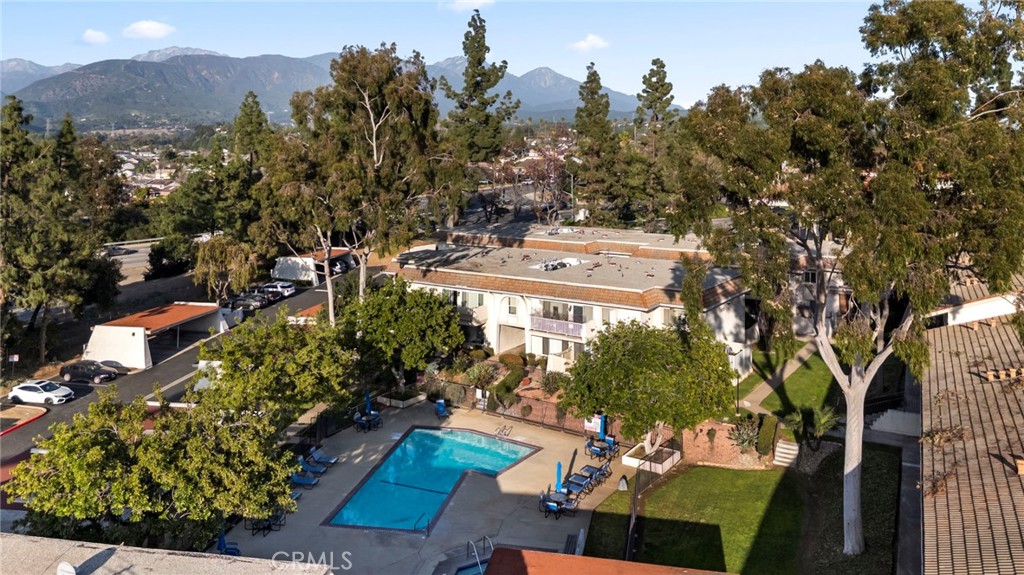 4535 Ramona Avenue 9