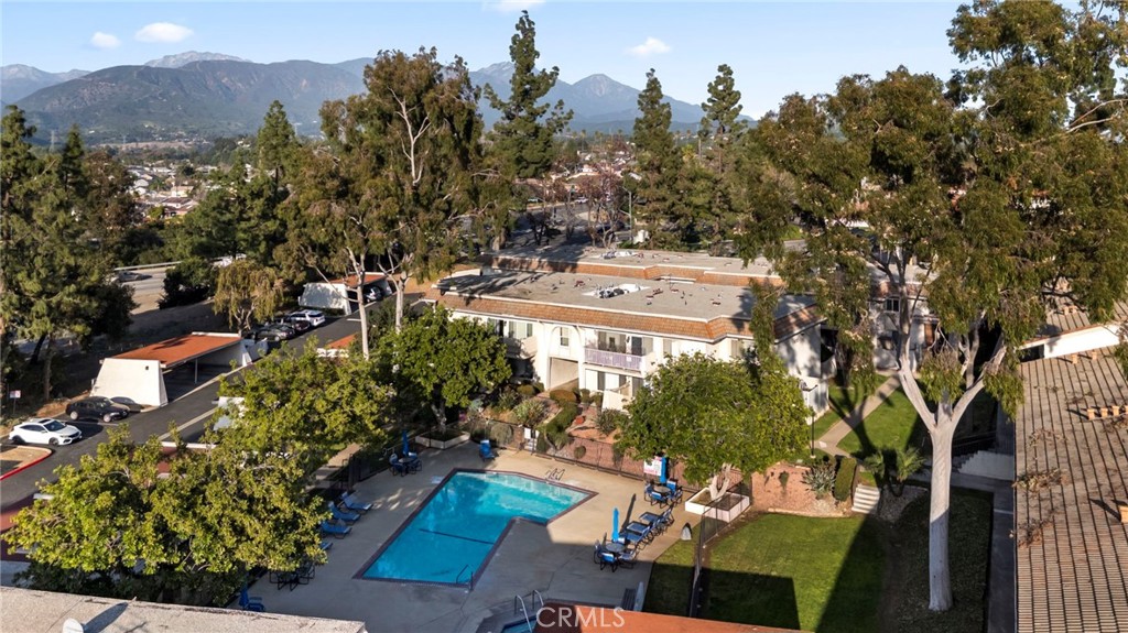 4535 Ramona Avenue 9