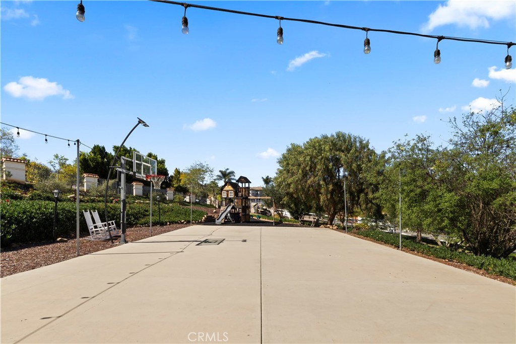 380 Highland Oaks Court