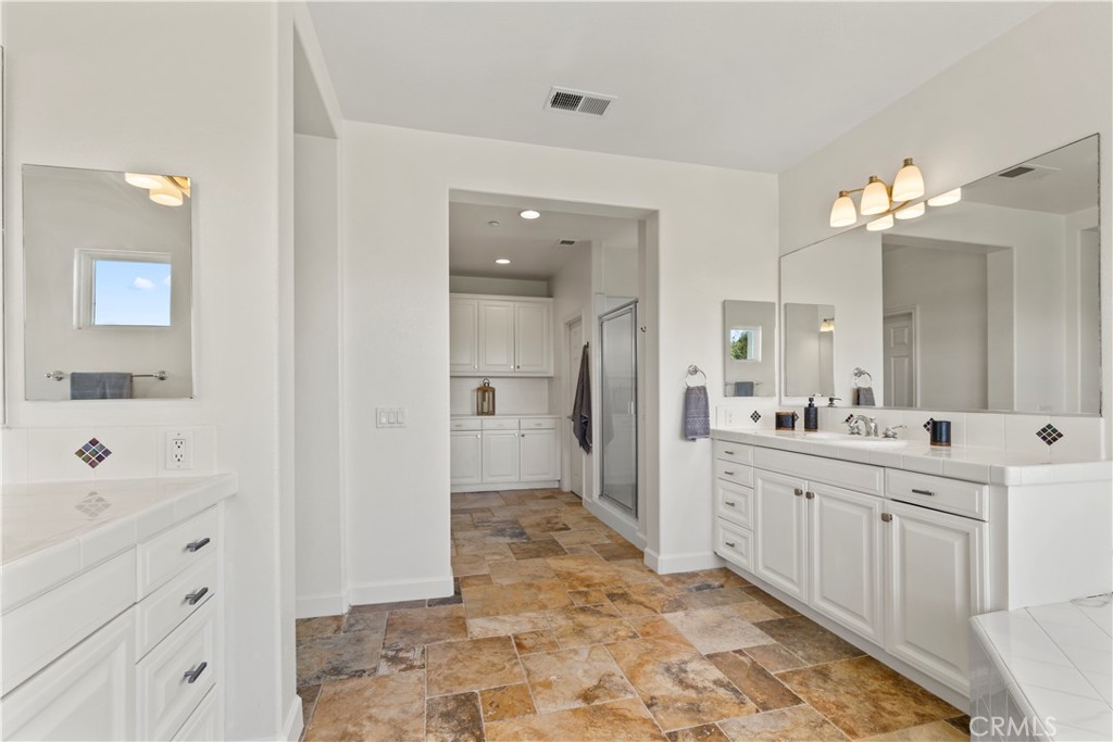 380 Highland Oaks Court